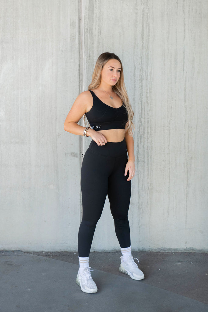 model activewear. Shorts, Leggings, Sports Bra 